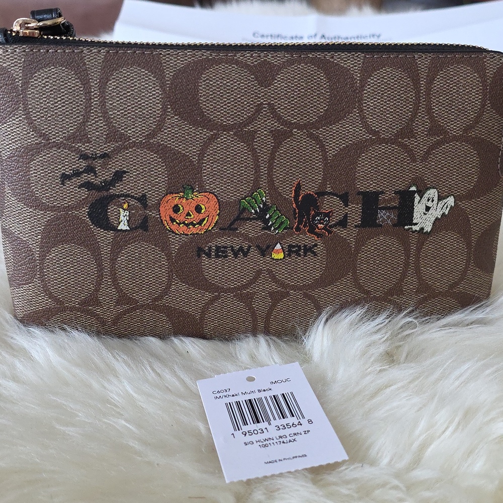 NWT Coach Signature Halloween Large Corner Zip Wristlet/Wallet ๐ค๐๐ป๐งน๐โโฌ๐ฆ๐งก - Picture 14 of 16